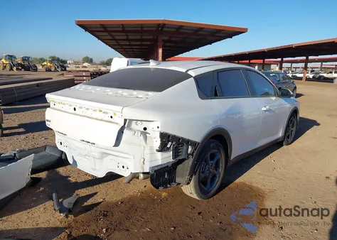 2025 Kia K4 Lxs z USA, uszkodzony, nr VIN 3KPFT4DE4SE095154